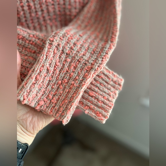 Moth Marled V-Neck Sweater (M) - Picture 7 of 12